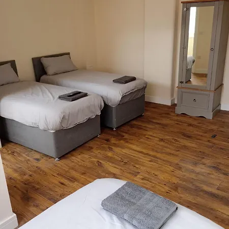 Апартаменты Fish Street Apartments, 8 Fish Street