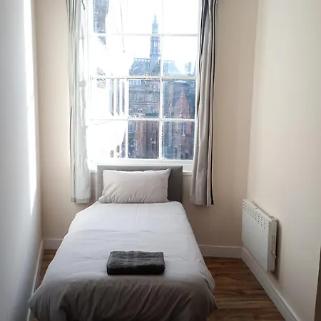 Fish Street Apartments, 8 Fish Street *